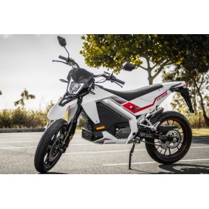 Kollter ES1-X Pro Electric Motorcycle on Maui