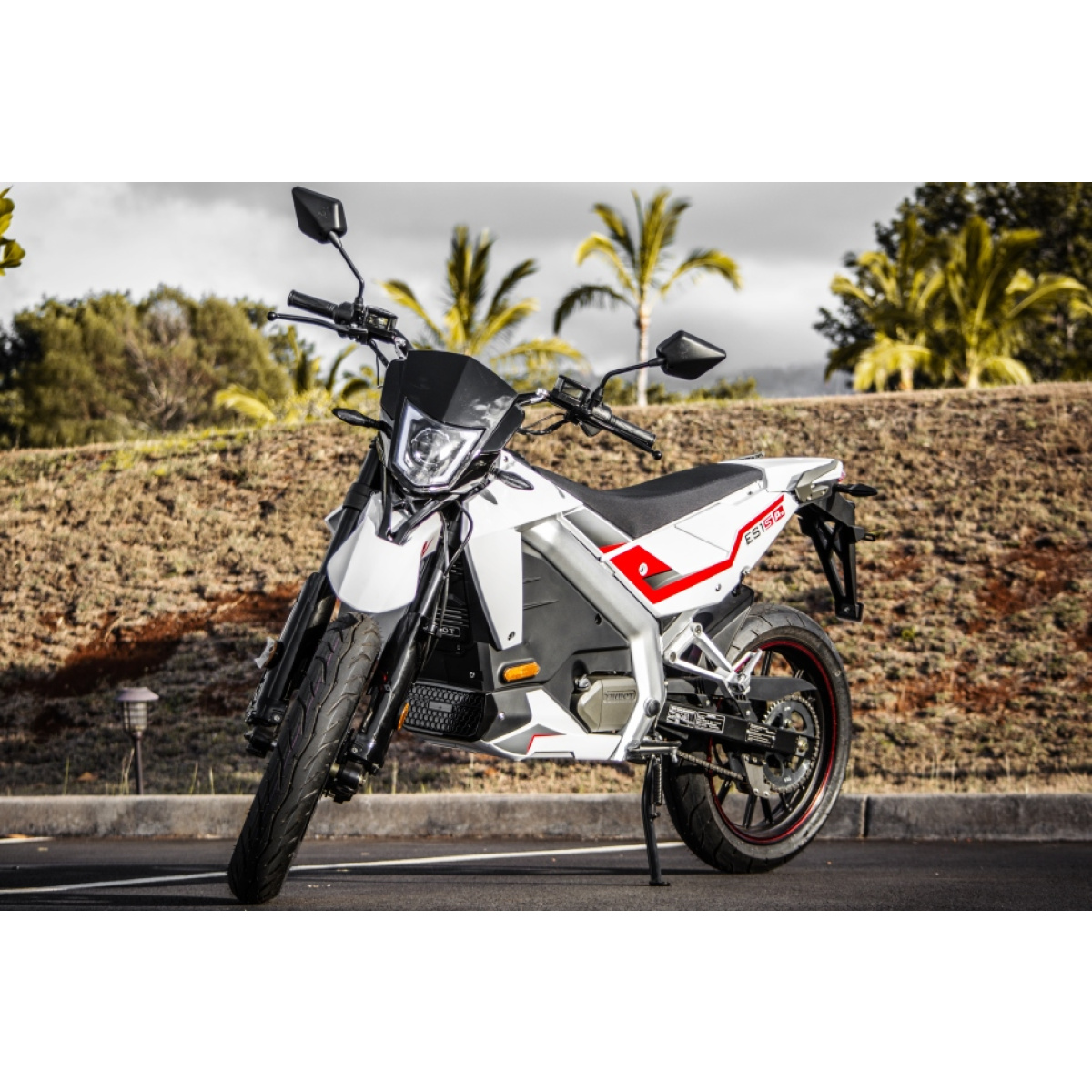 Kollter ES1-X Pro Electric Motorcycle on Maui